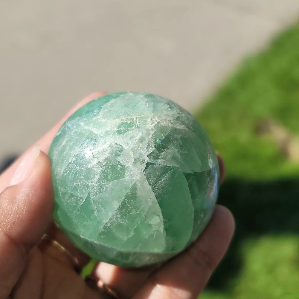 Green Flourite sphere - Picture 3 of 5